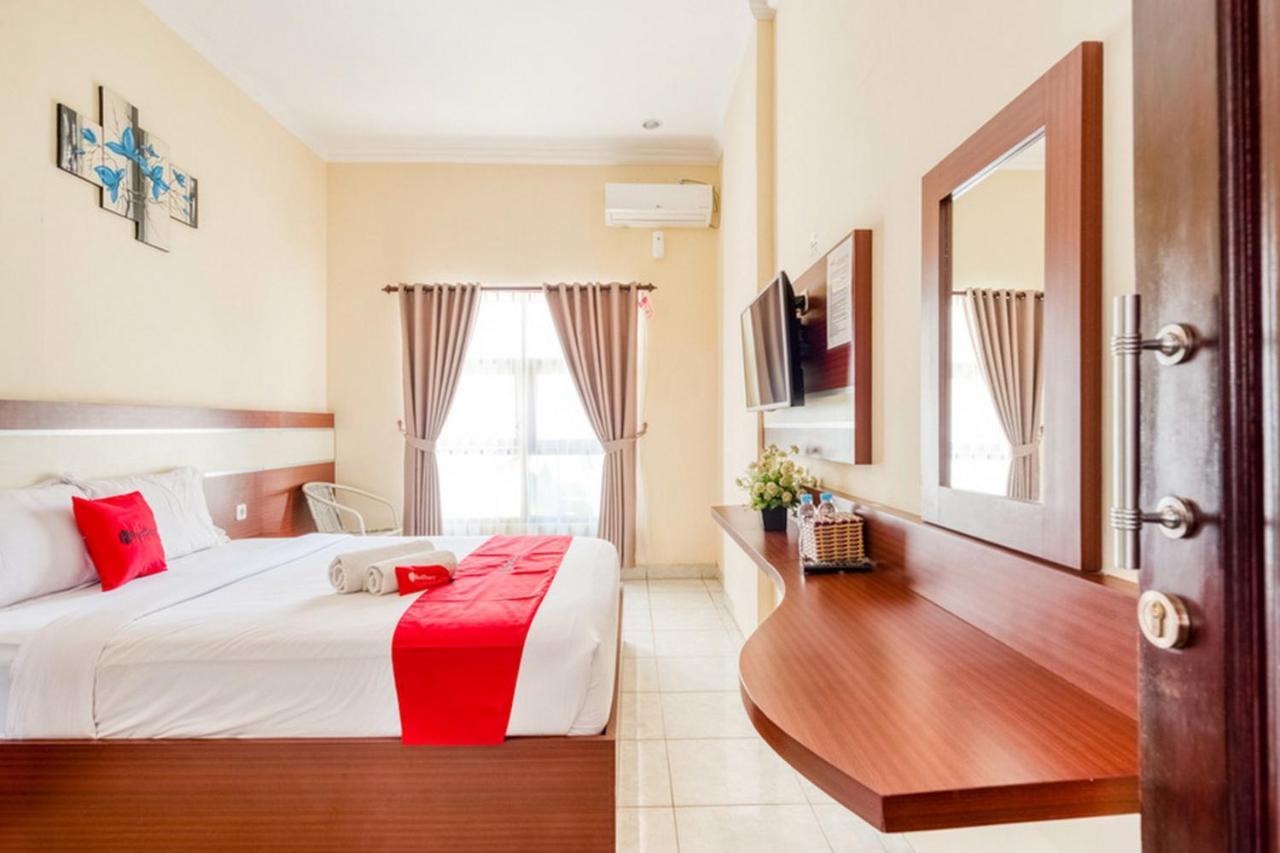 Reddoorz Syariah @ Jalan Simpang Gajayana Hotel Malang Ngoại thất bức ảnh