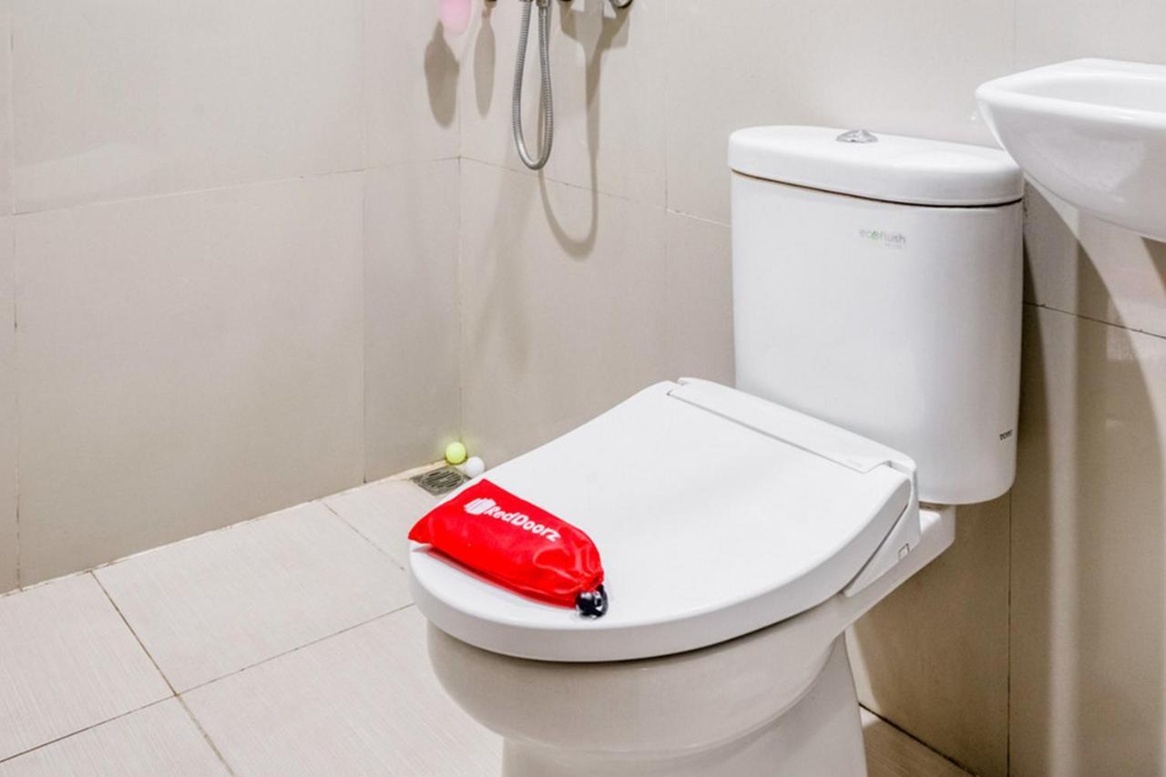 Reddoorz Syariah @ Jalan Simpang Gajayana Hotel Malang Ngoại thất bức ảnh